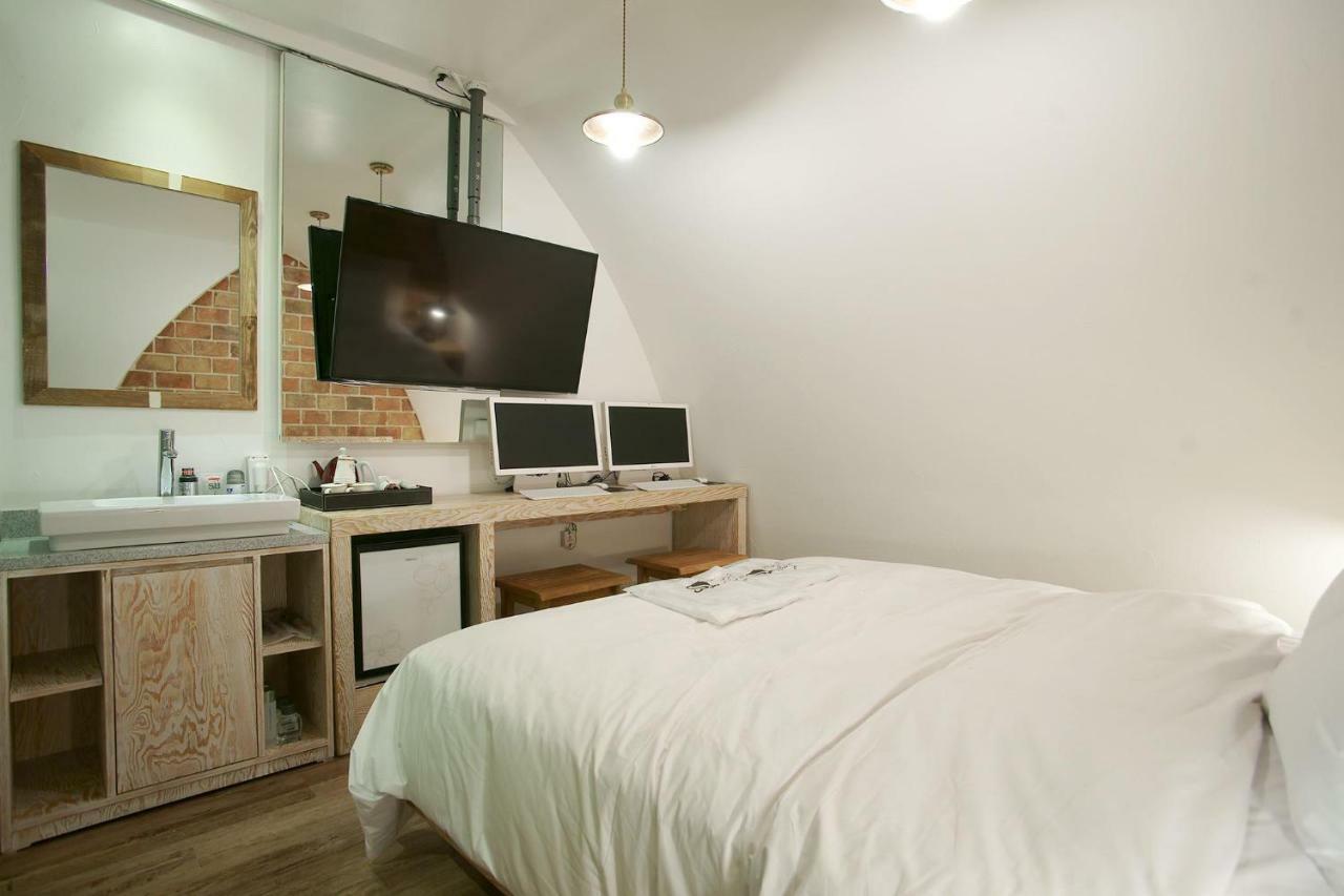 Lush Hotel Seoul Exterior photo