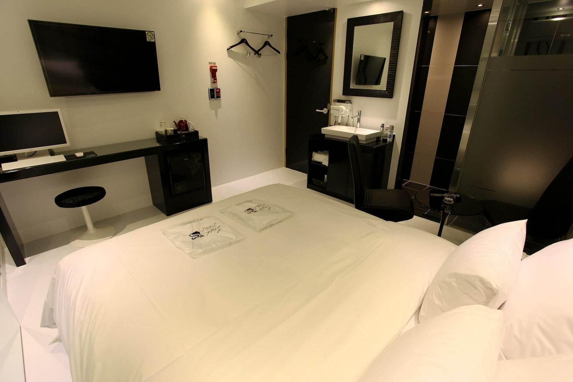 Lush Hotel Seoul Exterior photo