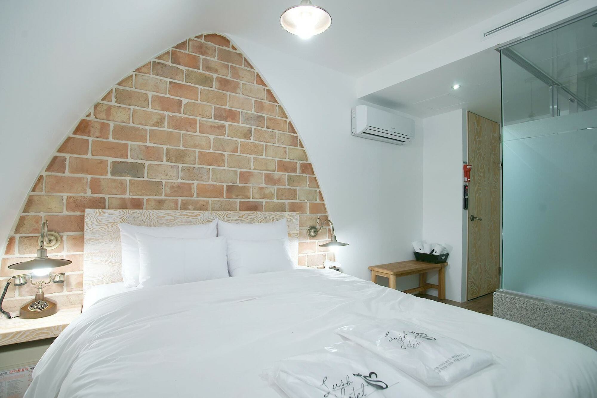 Lush Hotel Seoul Exterior photo