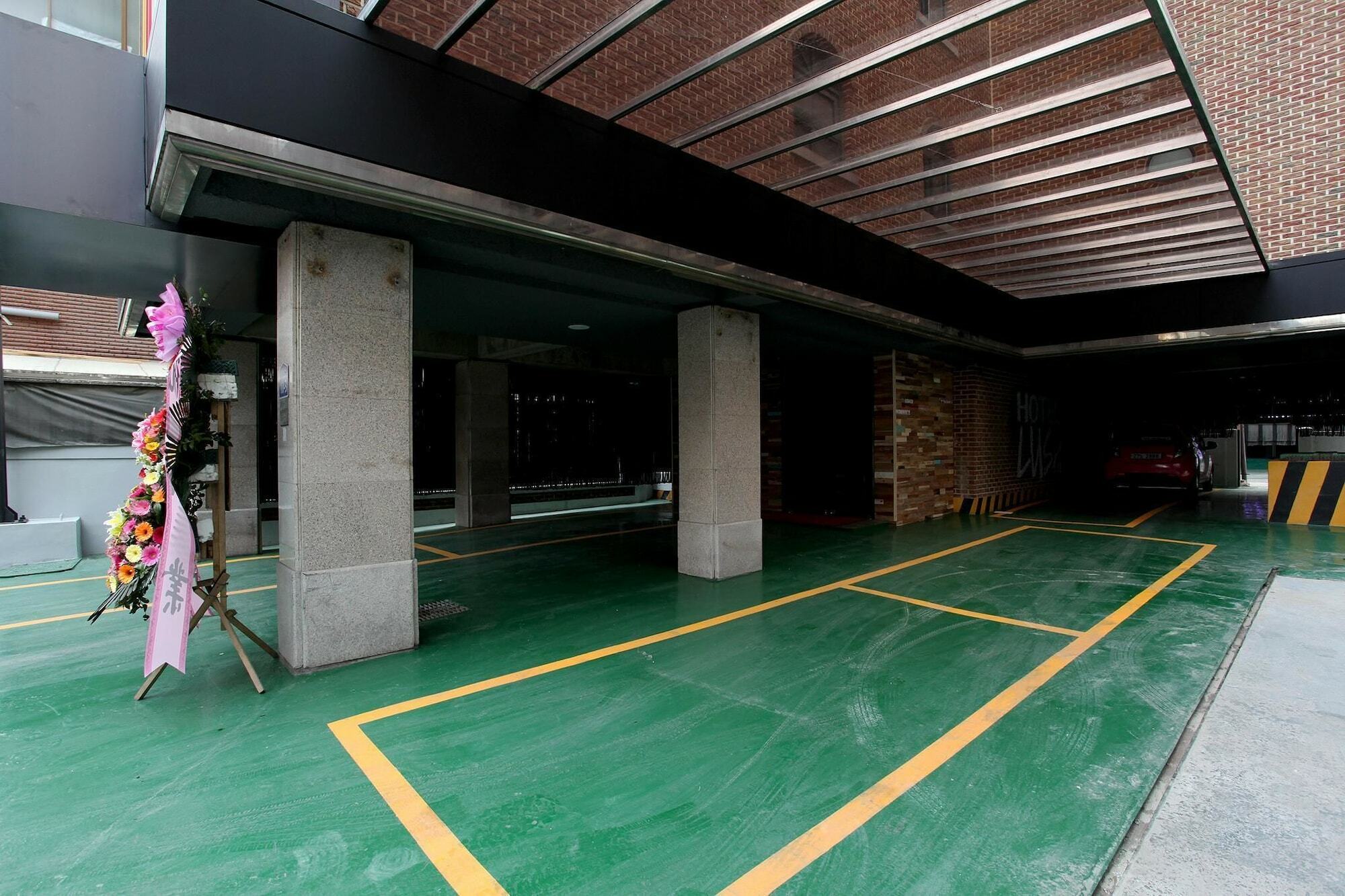 Lush Hotel Seoul Exterior photo